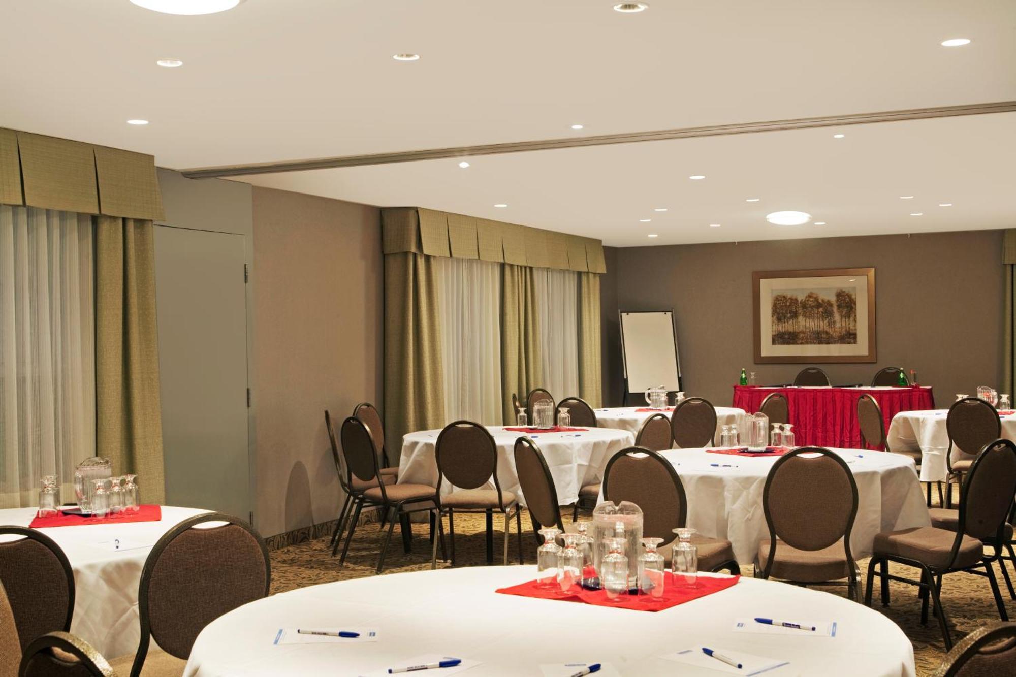Travelodge By Wyndham Oshawa Whitby Facilités photo