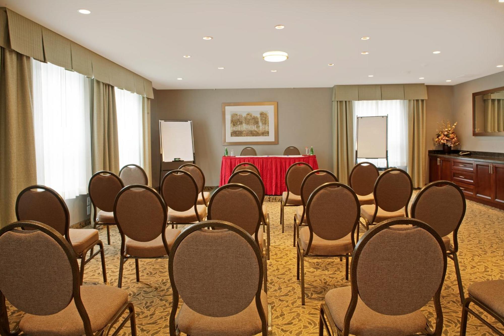 Travelodge By Wyndham Oshawa Whitby Facilités photo