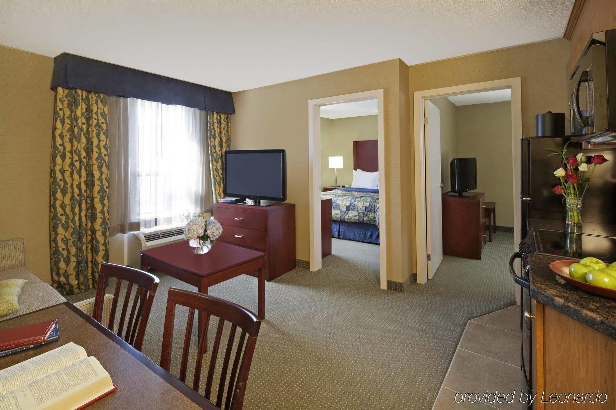 Travelodge By Wyndham Oshawa Whitby Chambre photo